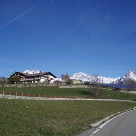 Vila Agriturismo Plan D'Avie Aosta Exteriér fotografie