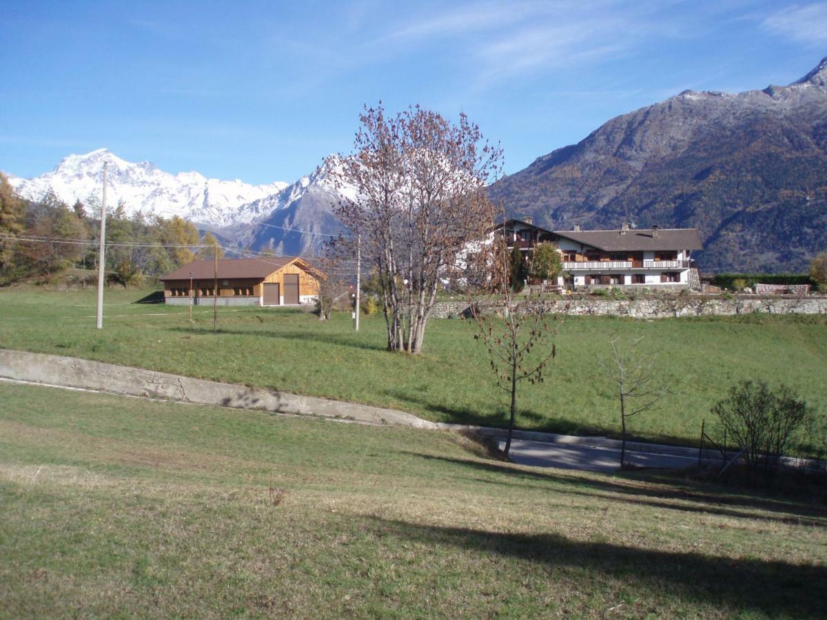 Vila Agriturismo Plan D'Avie Aosta Exteriér fotografie